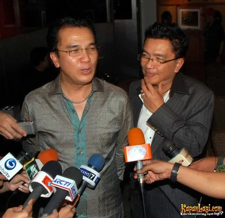 Foto Helmy Yahya
