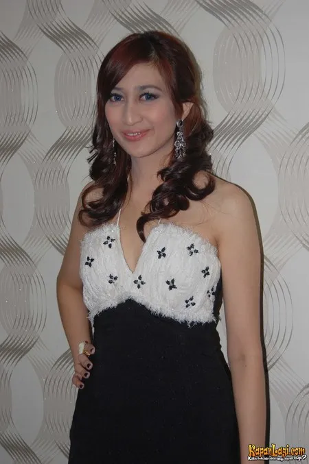 Foto Hemalia Putri