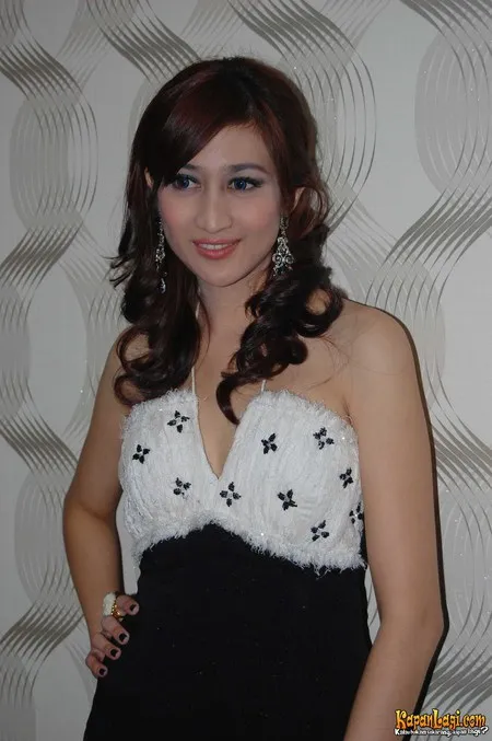 Foto Hemalia Putri
