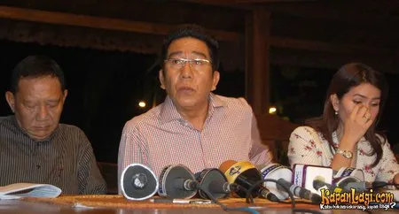 Foto Henry Yosodiningrat