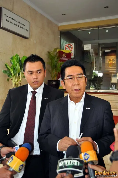 Foto Henry Yosodiningrat