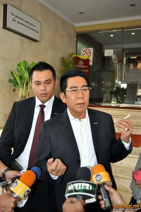 Foto Henry Yosodiningrat