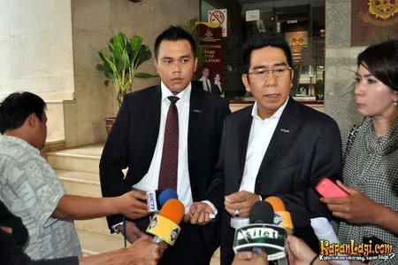 Foto Henry Yosodiningrat