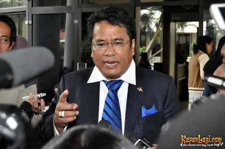 Foto Hotman Paris Hutapea