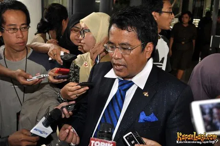 Foto Hotman Paris Hutapea