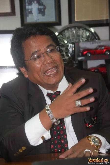 Foto Hotman Paris Hutapea