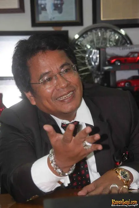 Foto Hotman Paris Hutapea