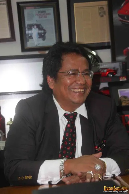 Foto Hotman Paris Hutapea