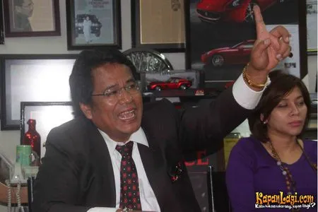 Foto Hotman Paris Hutapea