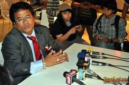 Foto Hotman Paris Hutapea