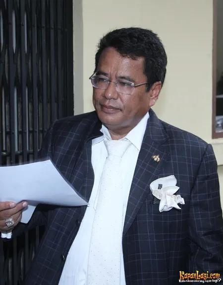 Foto Hotman Paris Hutapea