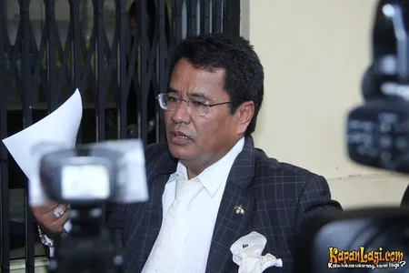 Foto Hotman Paris Hutapea