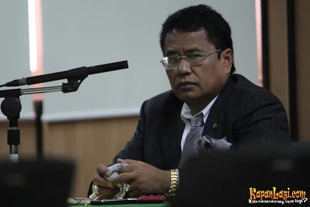 Foto Hotman Paris Hutapea