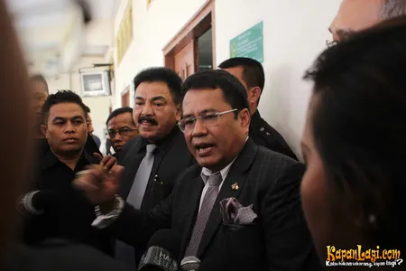 Foto Hotman Paris Hutapea