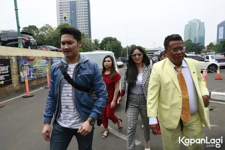 Foto Hotman Paris Hutapea