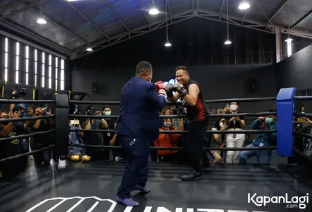 Foto Hotman Paris Hutapea