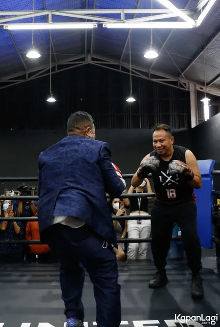 Foto Hotman Paris Hutapea