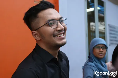 Foto Ihsan Tarore