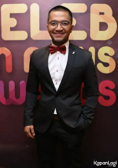 Foto Ihsan Tarore