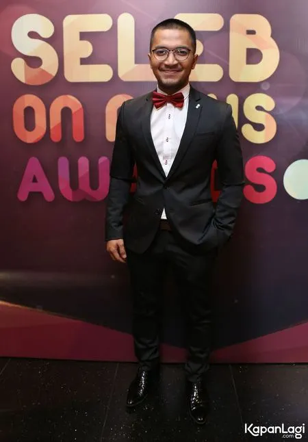 Foto Ihsan Tarore