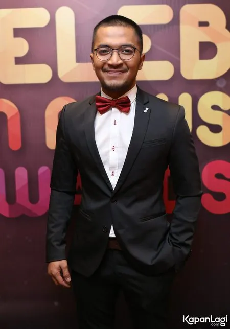 Foto Ihsan Tarore