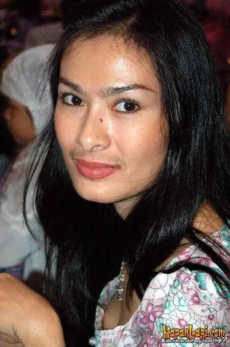 Foto Iis Dahlia