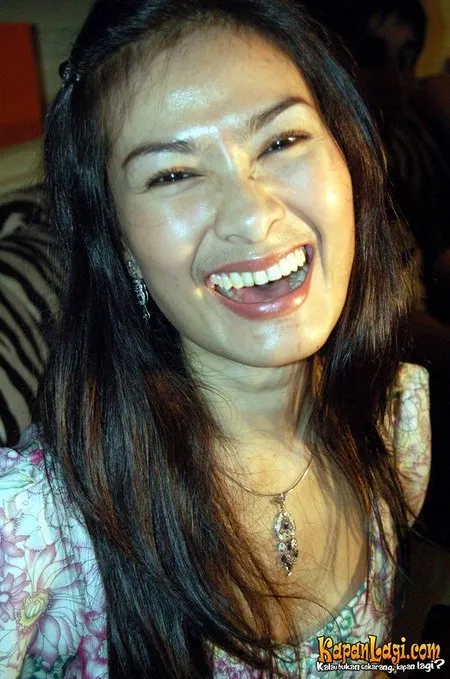 Foto Iis Dahlia
