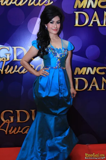 Foto Iis Dahlia