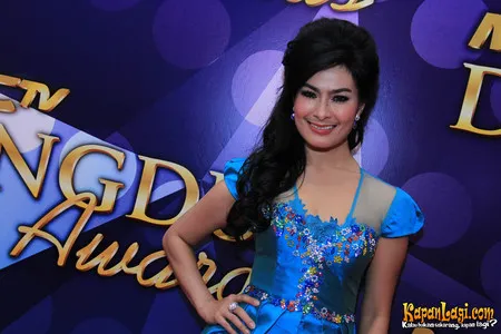 Foto Iis Dahlia