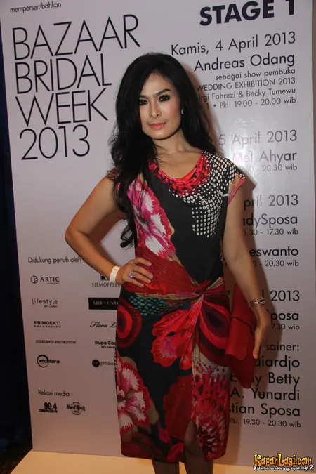 Foto Iis Dahlia