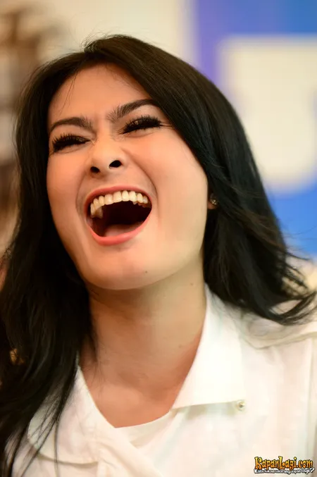 Foto Iis Dahlia