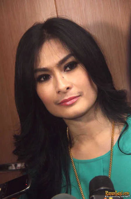 Foto Iis Dahlia
