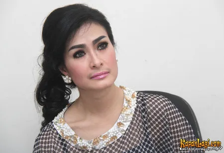 Foto Iis Dahlia
