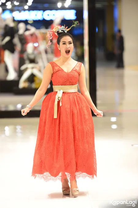 Foto Iis Dahlia