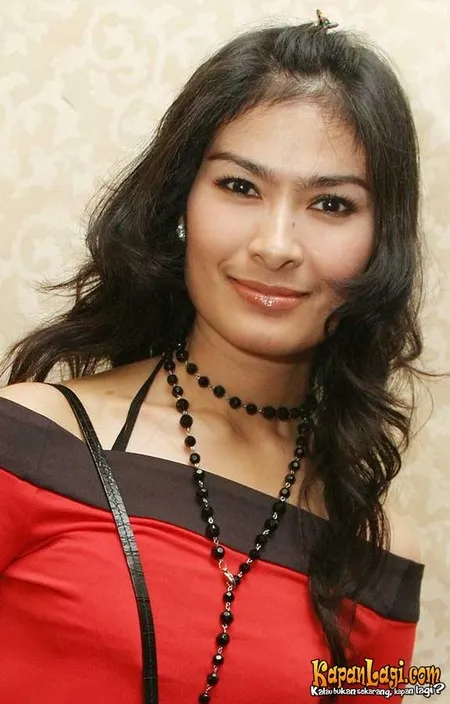Foto Iis Dahlia