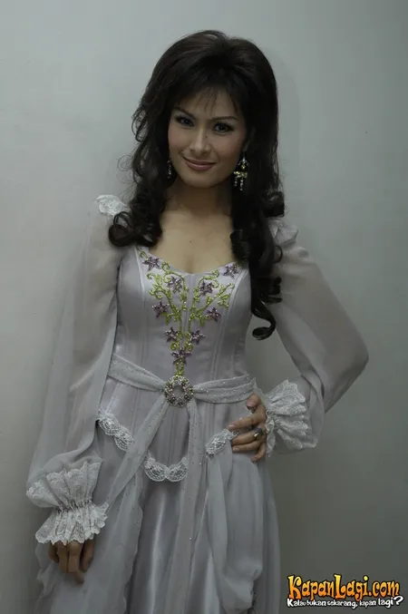 Foto Iis Dahlia