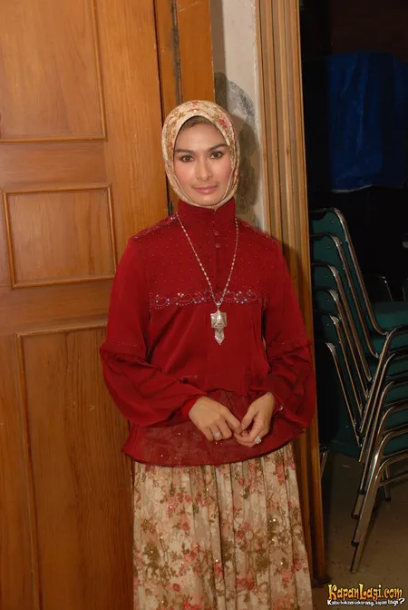 Foto Iis Dahlia