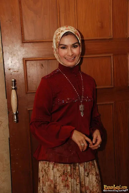Foto Iis Dahlia