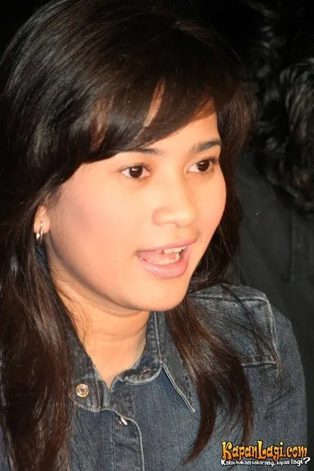 Foto Ikke Nurjanah