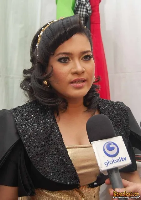 Foto Ikke Nurjanah