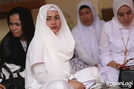 Foto Ikke Nurjanah