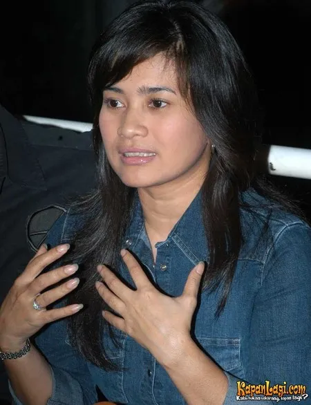 Foto Ikke Nurjanah