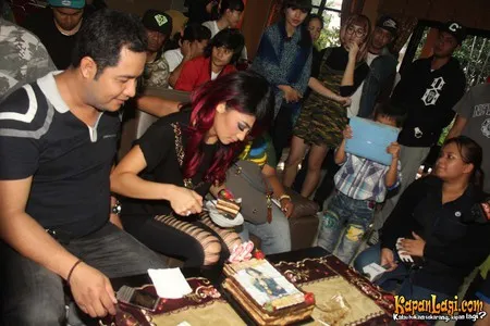 Foto Indah Dewi Pertiwi