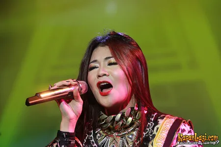 Foto Indah Dewi Pertiwi