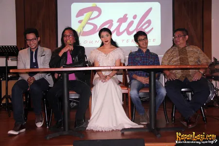 Foto Indah Dewi Pertiwi