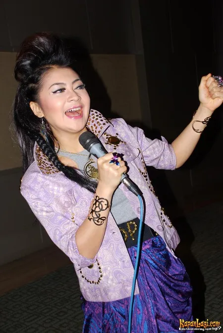 Foto Indah Dewi Pertiwi