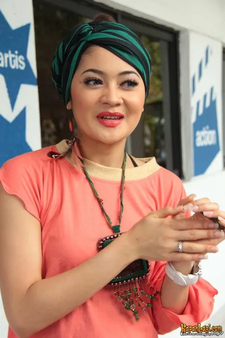 Foto Indah Dewi Pertiwi