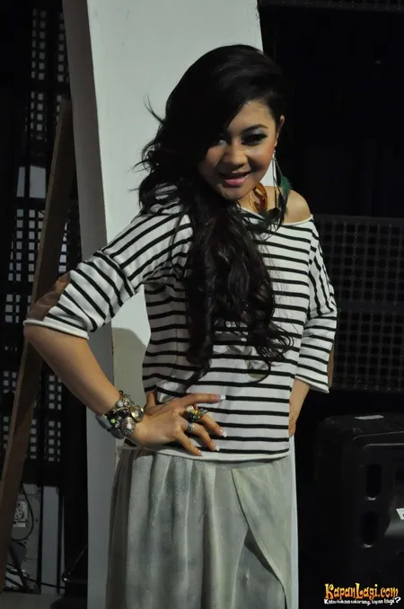 Foto Indah Dewi Pertiwi