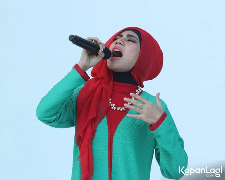 Foto Indah Nevertari