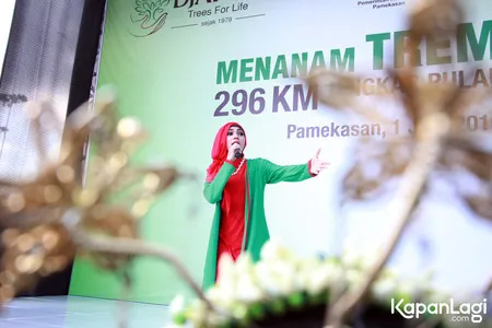 Foto Indah Nevertari